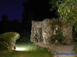 Appartamento con piscina immersa nel verde - Image 2