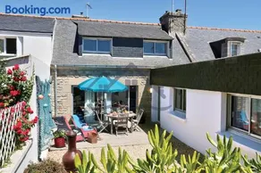 LocaLise - M3A La Maison du pêcheur au Guilvinec - Chambres vue mer - A 20m de la mer située à la pointe de Men Meur - Tout à pied, plage, port, centre, commerces, marché - Wifi inclus - Linge de lit inclus - Jardin clos - En option , ménage et serviettes - Image 1