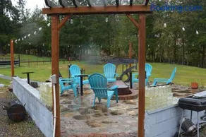 House on 5 Acres with Farm Animals in Bothell, Close to Seattle Bellevue Kirkland Woodinville - Image 2