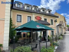 Hotel Bohemia Excellent - Image 4