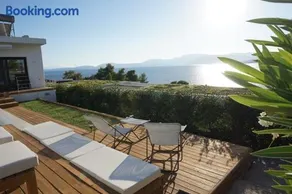 Villa Rika Seaside Villa, Pool, 3 Bedroom Near Promenade - Image 3