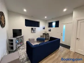 Stylish 2BR Near Hyde Park, UChicago & Lake - Image 1