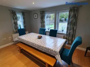 Otter House - Image 2