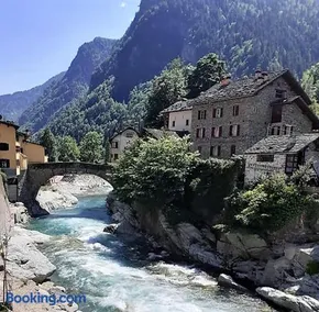 River and Mounts - Image 2
