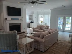 Horseshoe Manor - Image 3