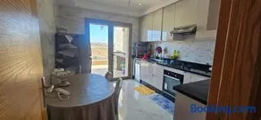 Bright 100m2 apartment with panoramic view and terrace - Image 4