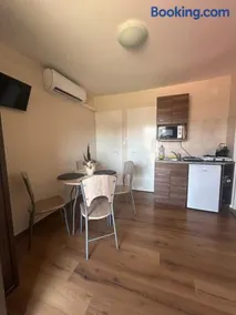 Summer Apartments - Image 4