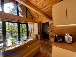 Love Cabin - Image 2