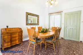 Sea View Penthouse with Roof Garden - Image 5