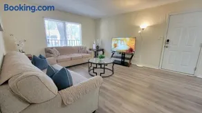 Gainesville 2BR 2BA Comfort Stay - Image 1