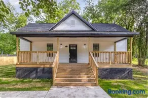 Elegant 1910 Boutique - Crib, Veteran-Owned - Image 2