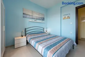 Jordan's Seaview Apartment - Image 2