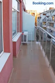 Red House Guest House - Image 3