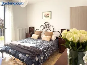 Intera casa con due appartamenti indipendenti e vasca idromassaggio a Barbaresco, Langhe - Image 4