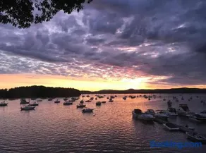 Lakefront Cottage in Colchester - Image 2