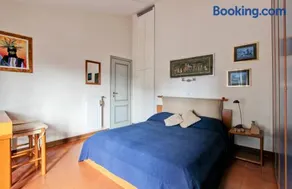 Villa on the edge of town - Image 2