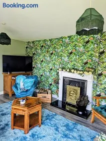 The Little Green Hideaway - Image 5