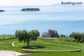 Constance's House Seaside Villa in Nikiti - Image 1