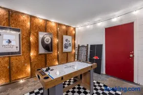 UF 4min away! Gameroom-Funyard-Discgolf-Firetable - Image 1