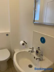 Parkview Guesthouse - Image 2