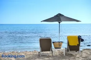 Coast Suite-Luxury Central Beach House - Image 2