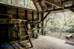 Secluded Woodland Cabin Near Waterfalls and Forest Trails in Zirconia, North Carolina - Image 2