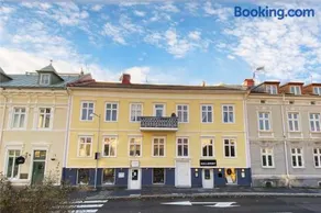 Sekelskiftescharm i Hjärtat av Strömstad, 4 bäddar - Historic Charm, for 4 Guests - Image 1