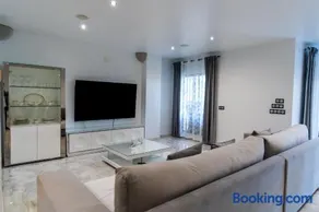 Luxury Vacation Villa - Image 4