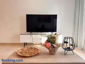 Elysia Park 13 - Cozy Home with 2 Bedrooms - Pool, Gym, Center Paphos - Image 3