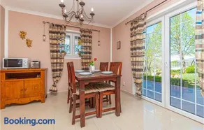 Two-Bedroom Holiday Home In Kijevo - Image 3