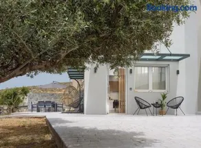 Onar Elegant Beachside Home - Image 4
