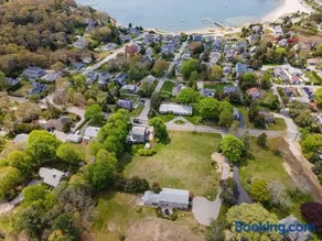Stay On The Cape Vacation Rentals: Immaculate Home 2 Acres Short Walk To Beach - Image 3