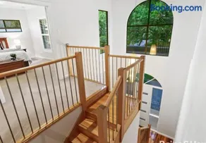 Sun room in the European style Luxorious Home - Image 1
