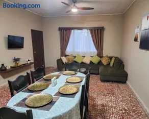Casa en Tela, Aire Acondicionado, 3 Hab, 4 camas, Hasta 8 Personas - Image 4