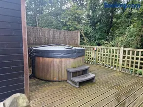Glamping Hut - Sleeps 2 hot tub & parking - Image 3