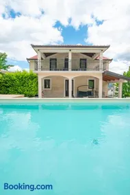 Stone house with 4 bedrooms and beautiful view - Image 1