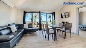 2-bedroom Lake Front Cottage in Harwood ON #3 - Image 3