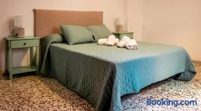 5 Apartamentos Cómodos en el Corazón de Baza - Image 1