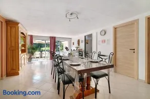 Ferienhaus 'Appartement Typ F4' mit Gemeinschaftspool, privater Terrasse und WLAN - Image 1