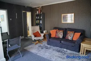 Seaford Snug - Image 1