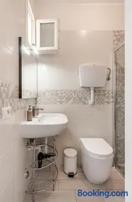Beachfront Studio Free Parking-Pool 50m from Sea - Image 4