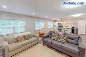 Waterfront home with deck, patio, grill, firepit, Ping-Pong, & WiFi - Image 2