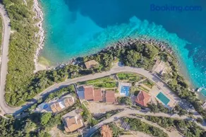Dolphin villa 2 - Image 3