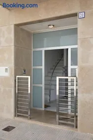 Casa particular en la playa a pocos metros del mar con garaje - Image 2