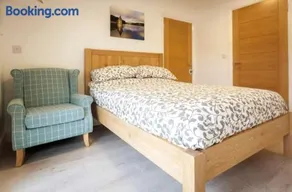 Guest home 10 Bed bunkhouse - Image 3