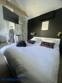Suite romantique avec Spa et filet suspendu proche Thoiry - Image 2