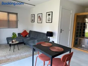 Deluxe Pad with Sauna - Image 4