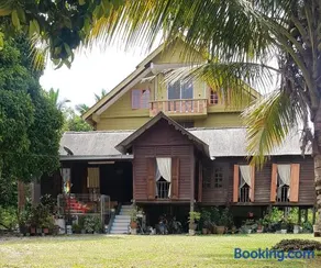 Roomstay "Ghumah Uwan" - Image 1