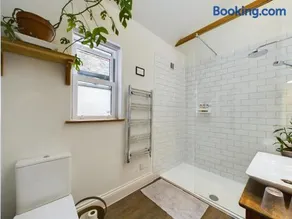 THE ANNEX, Lostwithiel Double Bed, Private Parking, Quiet Location - Image 3