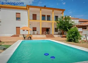 Casa Rural El Retiro en Villanueva del Rey con piscina privada, barbacoa y amplio patio - Image 2